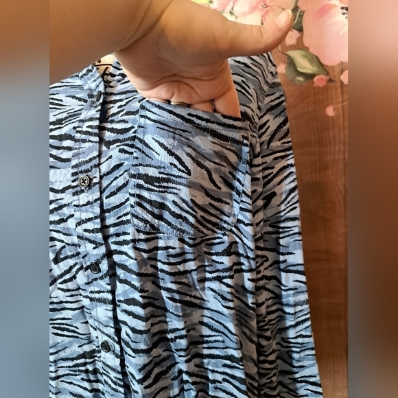 BEACH Lunch Lounge Blue Black Tiger Print Viscose Size S/P Blouse - Picture 3 of 9